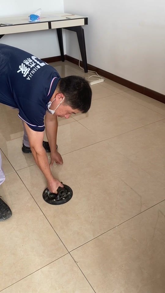 卫生间瓷砖鼓起来了怎么修复(卫生间瓷砖鼓起来了怎么修复呢)